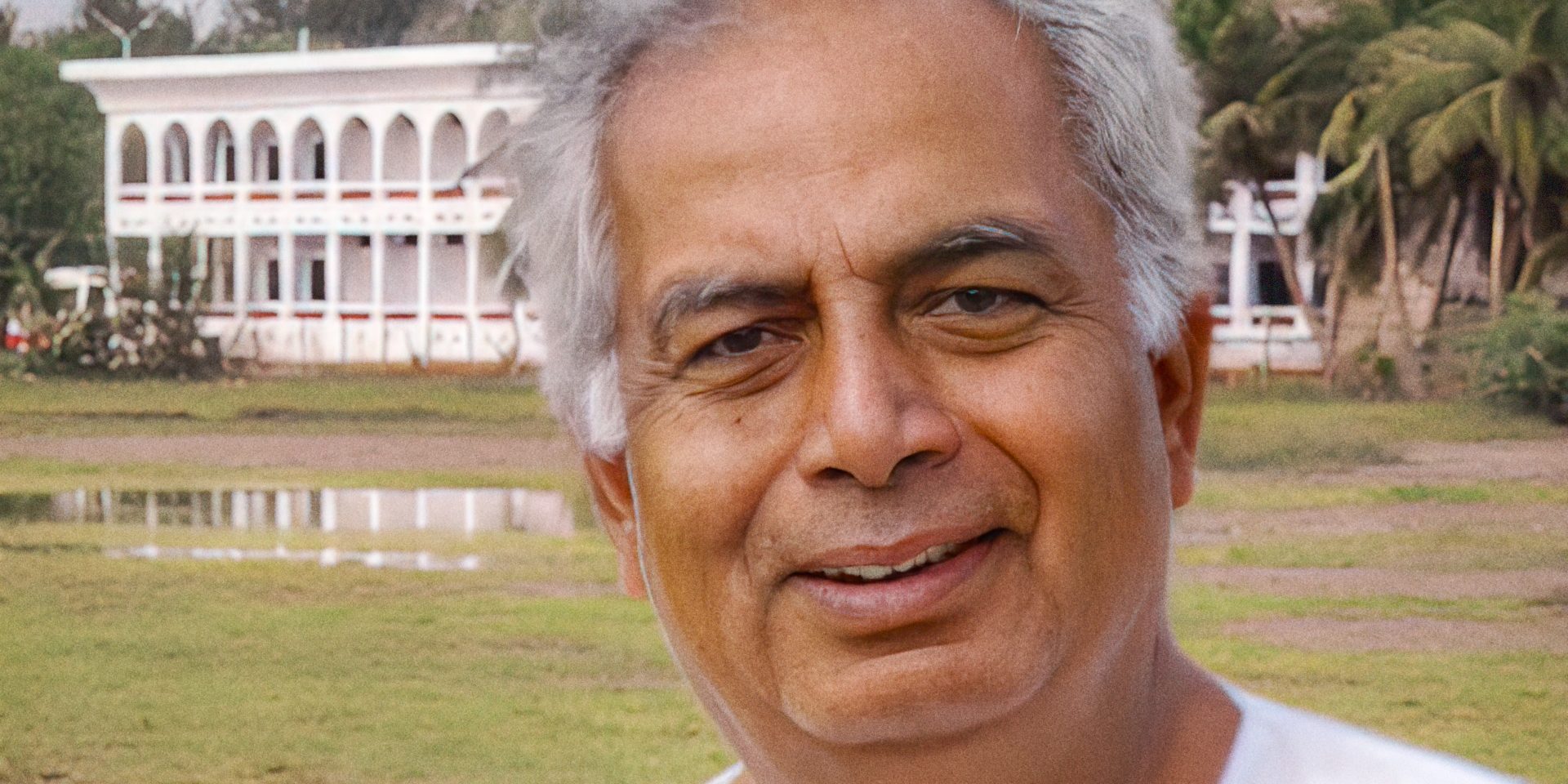 2023-03-13-Ajit_quatrième de couverture retouchéé